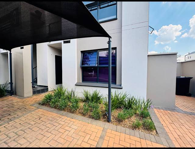 3 BEDROOM FLAT FOR SALE IN WATERFALL